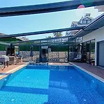 Vilă Oeluedeniz Private With Pool *