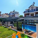 Oeluedeniz Private With Pool فيلة
