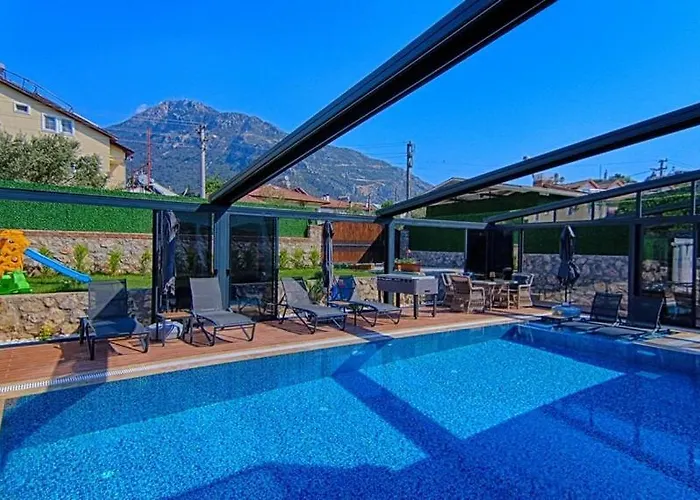 Vila Oeluedeniz Private With Pool *