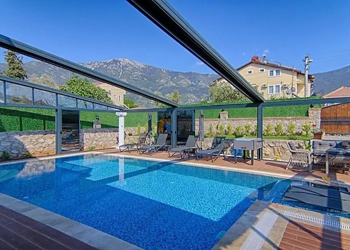 Vila Oeluedeniz Private With Pool